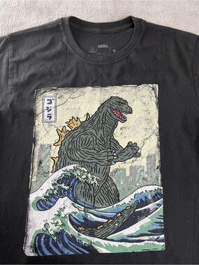 Godzilla T Shirt Men’s Medium Black Cotton Polyester Movie Monster